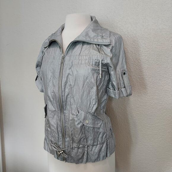 Zenergy by Chico's Silver Short Sleeve Zip Blouse - Picture 6 of 10
